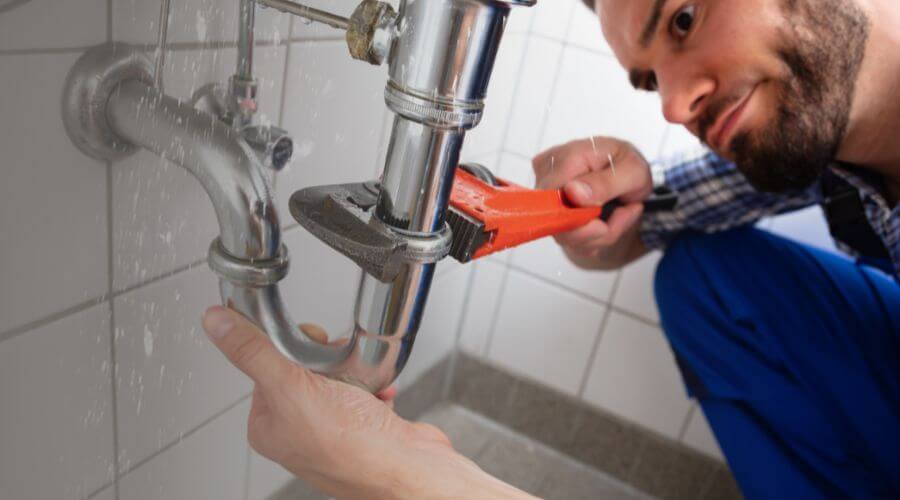 Professional clogged toilet repair services in Jay Em, WY